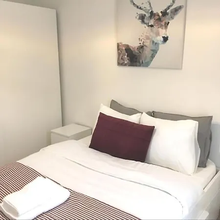 Apartment Modern 3 Beds In Convenient Location - 3a